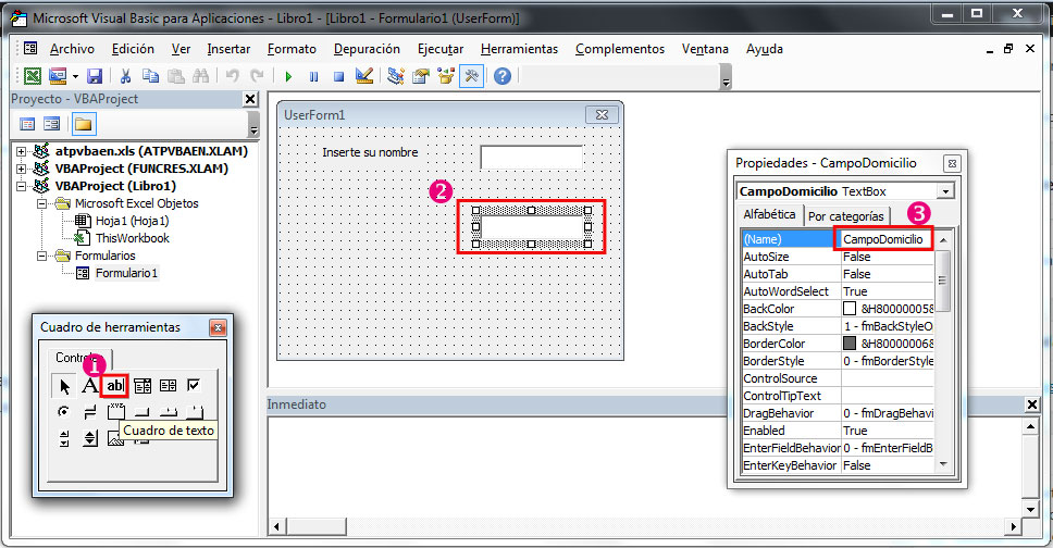 Cada vez que insertermos un control en un formulario personalizado, VBA le asignará las propiedades preestablecidas desde la ventana Propiedades. Para que se muestren los valores deseados, seleccionaremos antes el control que deseamos modificar o analizar y seleccionaremos la opción de Propiedades del menú contextual que aparece haciendo clic derecho sobre el elemento en cuestión.
